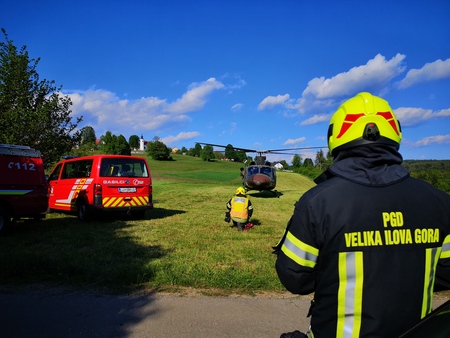 Gasilci pomagali pri reševanju s helikopterjem na Mali Ilovi Gori